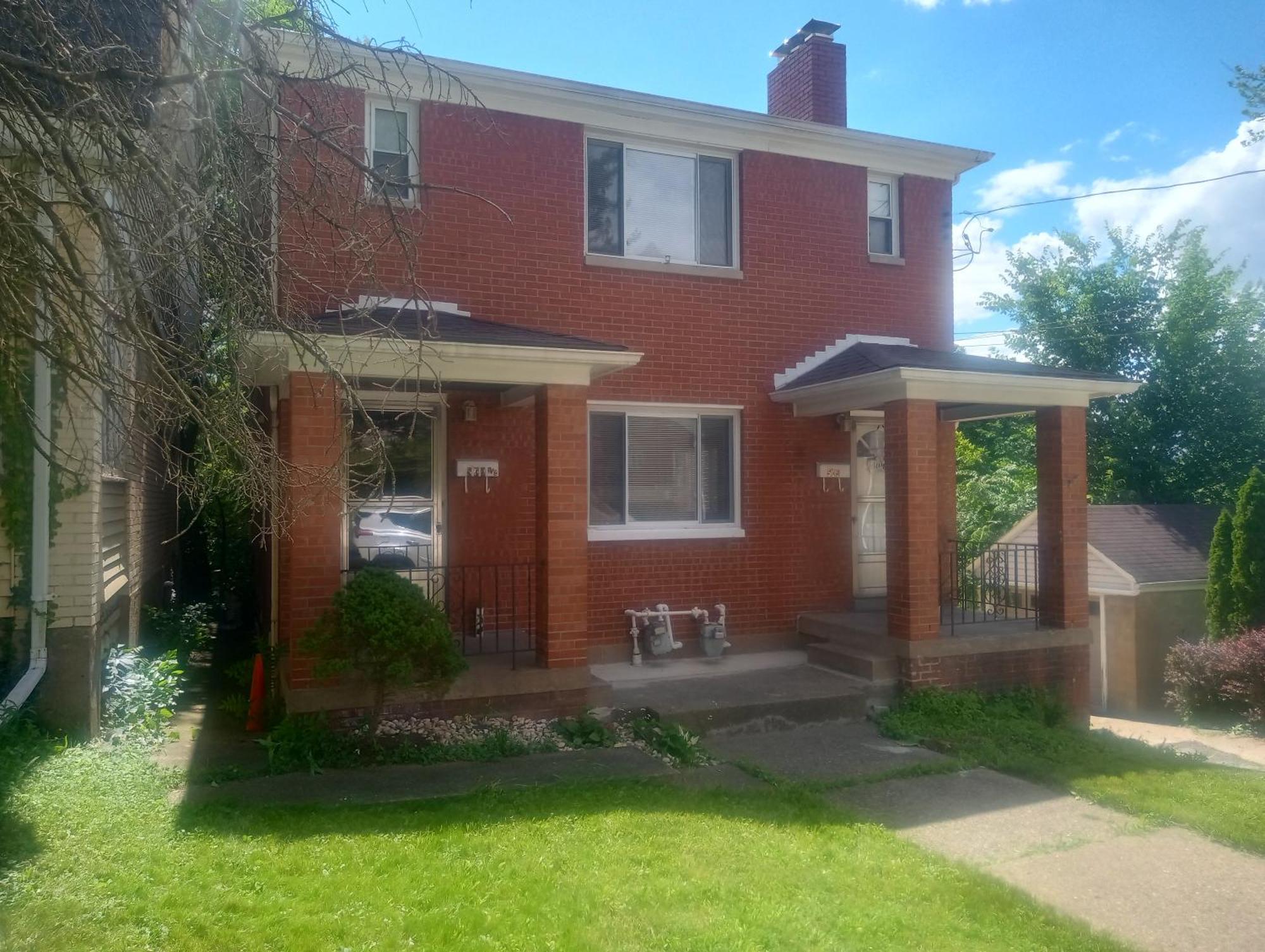 Apartamento Beautifully Furnished Two-bedroom Unit, Loaded With Appliances And Ample Parking